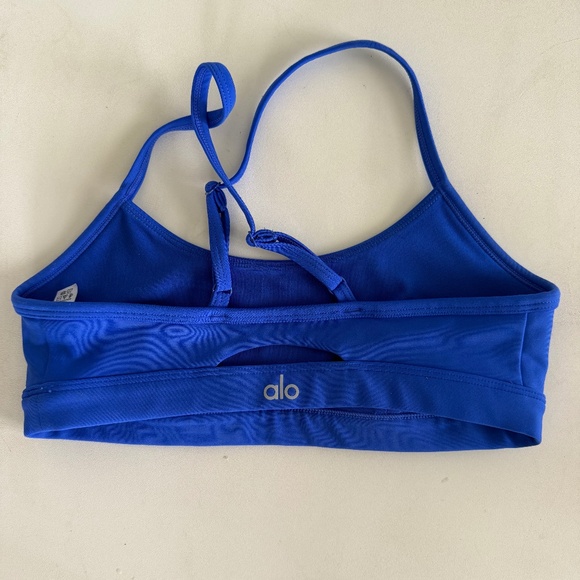 ALO Yoga Airlift Intrigue Sports Bra - Picture 2 of 3